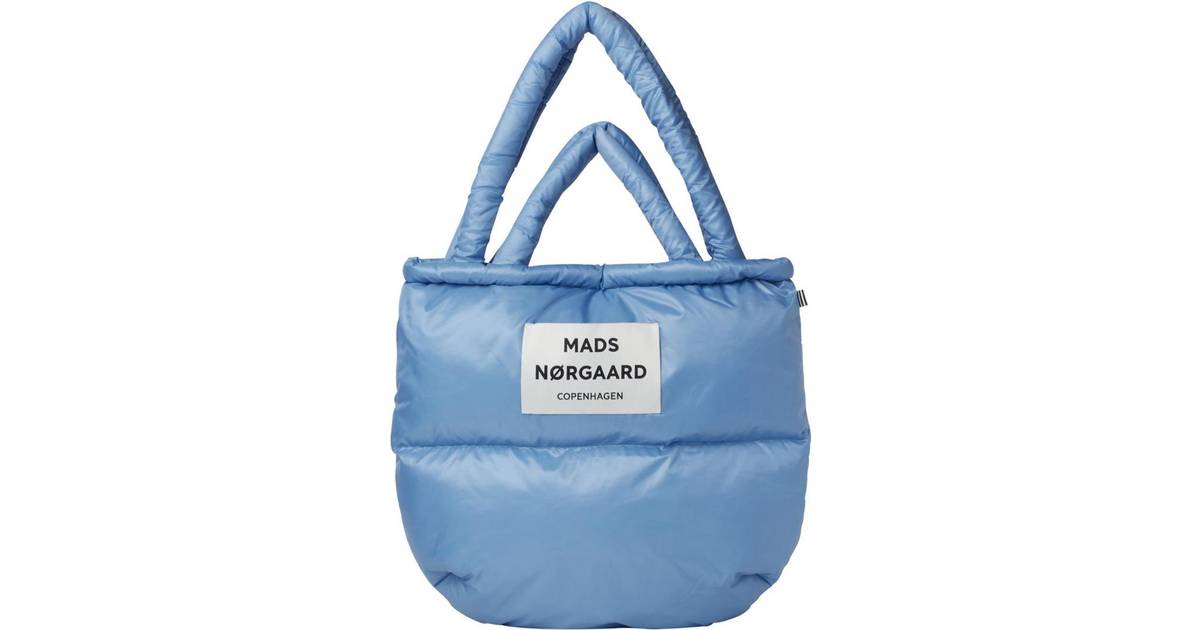 Mads Nørgaard Tech Poly Pillow Bag - Della Robbia Blue • Pris »