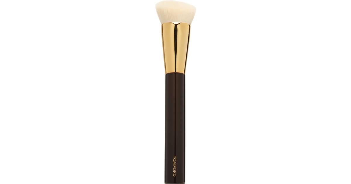 Tom Ford Shade and Illuminate Foundation Brush 2.5 Ansigtsmakeup hos Magasin  • Pris »