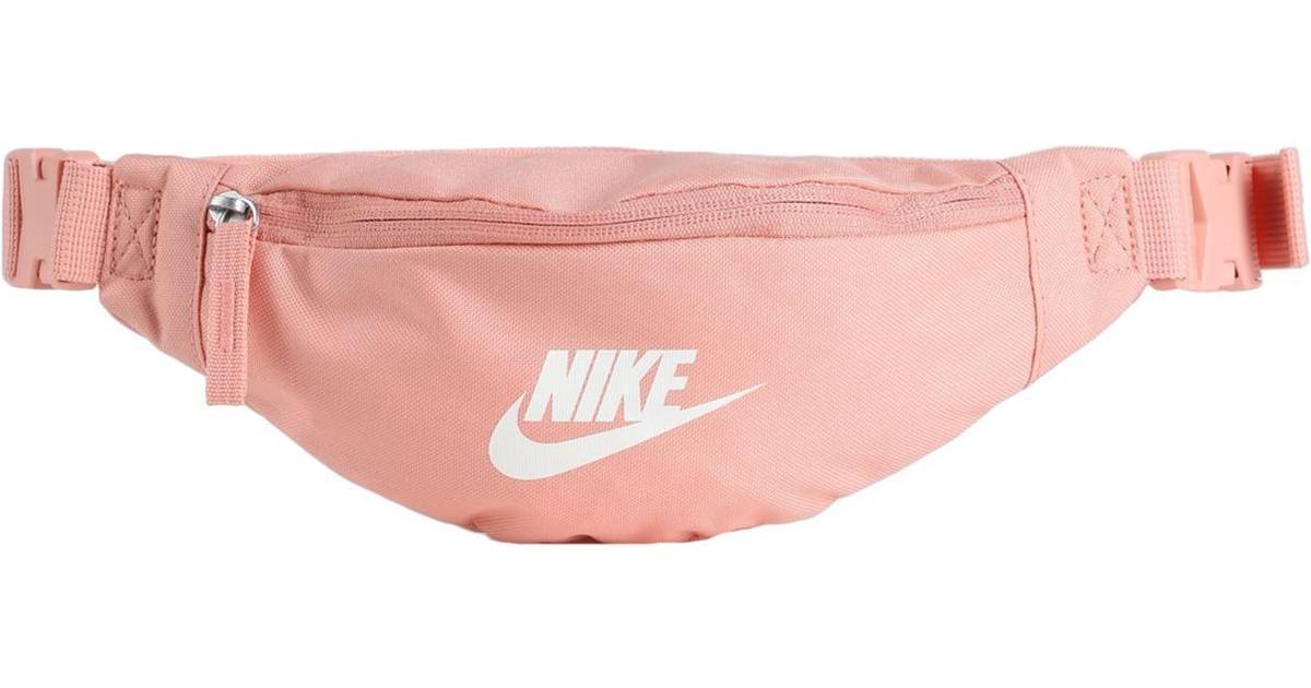Nike Heritage Waistpack - Pink (2 butikker) • Priser »