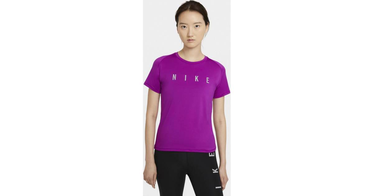 Nike Miler Run Division T-shirt Damer Tøj • Se pris »