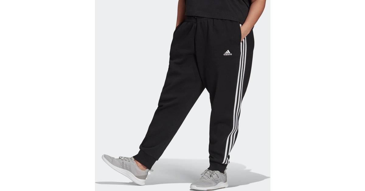 Adidas Essentials 3-Stripes Fleece Joggers (Plus Size) Wo • Pris »