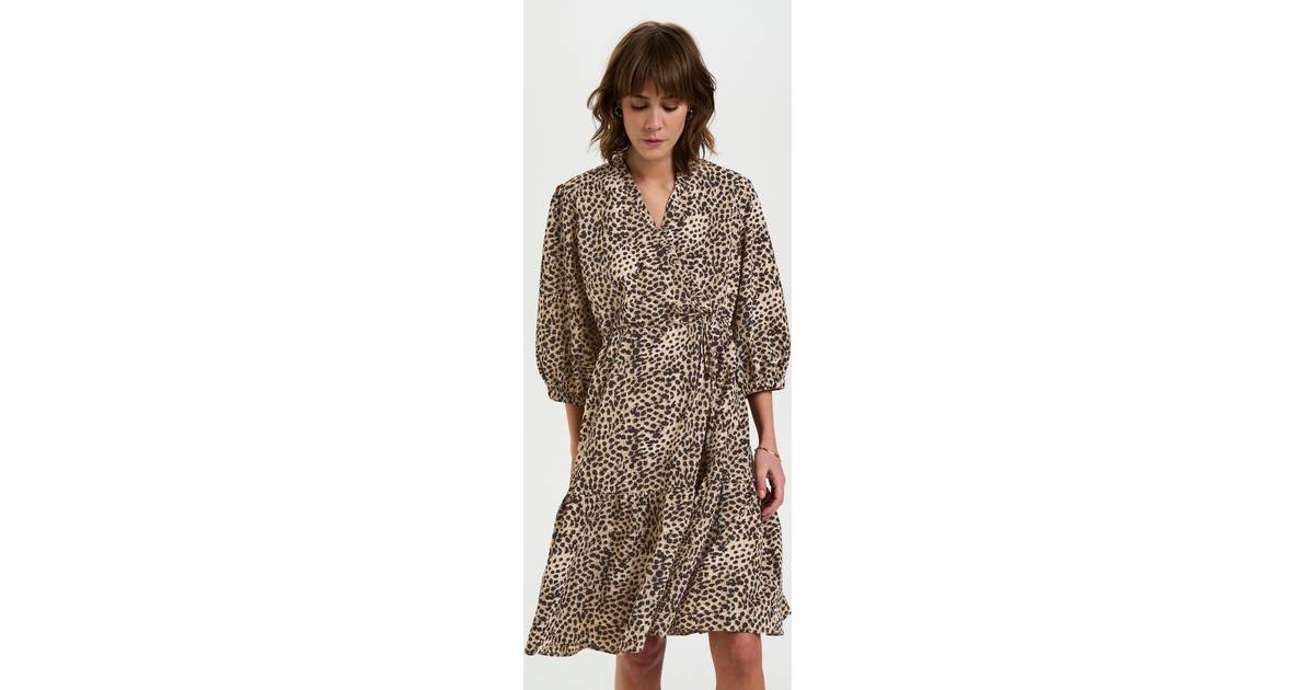 Karen by Simonsen Deliakb Dress Kvinde Kjoler Dyreprint hos Magasin Leopard  Sand • Pris »