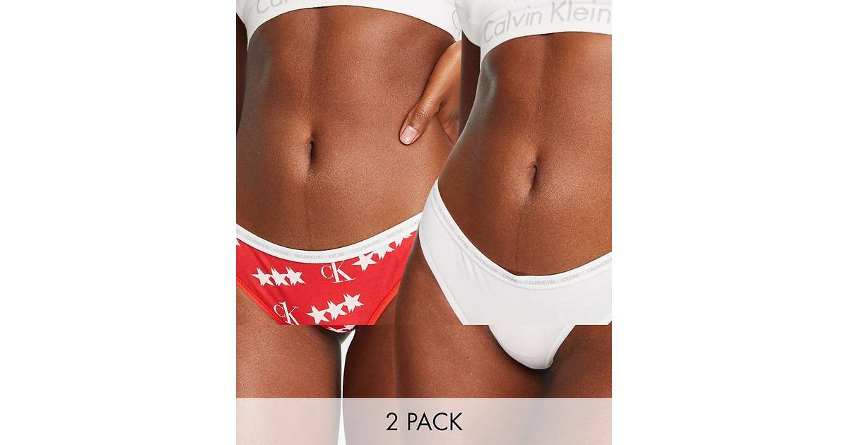 Calvin Klein CK One Pakke med bomulds-G-strenge med logokant hvidt/rødt  stjerneprint-Multifarvet • Pris »