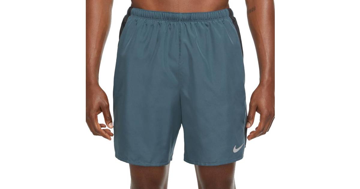 Nike Running Dri-FIT Run tommers 2-i-1 shorts støvet grøn-GråChallenger 7 Inch  2-IN-1 Running Shorts Men - Ash Green/Dk Smoke Grey/Reflective Silver •  Pris »