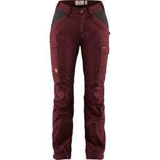 Fjällräven Dame - XL Bukser & Shorts Fjällräven Kaipak Trousers Curved W - Dark Garnet/Dark Grey