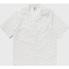 Nike Skjorter Nike Everyday Modern Hvid skjorte med gennemgående logoprint HVID