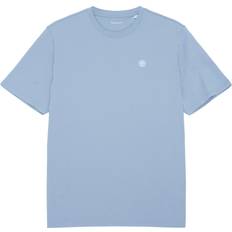 Knowledge Cotton Apparel Herre - S T-shirts Knowledge Cotton Apparel Loke Badge T-shirt, Asley Blue