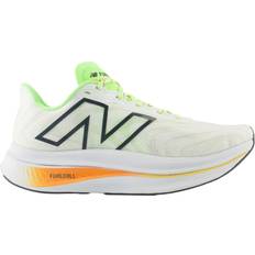 New Balance 43 - Herre Løbesko New Balance FuelCell SuperComp Trainer v2 M - White/Bleached Lime Glo/Hot Mango