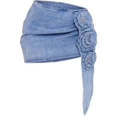 PrettyLittleThing Blå Nederdele PrettyLittleThing Petite Rose Detail Denim Mini Skirt - Light Blue Wash